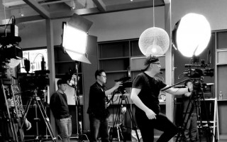 第三人称情感短视频制作 电影第一人称视角独白视频如何制作？